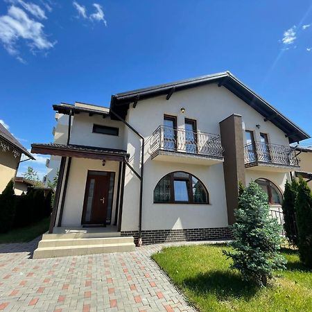 Vila Pati Плоешти Экстерьер фото
